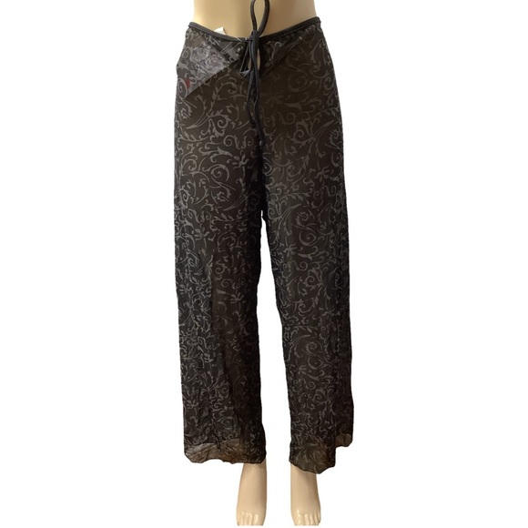 Zuliana Size Large Mesh Beachwear Pants, No Lining Lace Style Design Material. - Picture 4 of 5